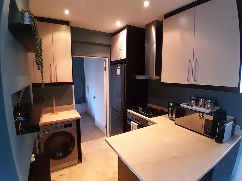 To Let 2 Bedroom Property for Rent in Sea Point Western Cape